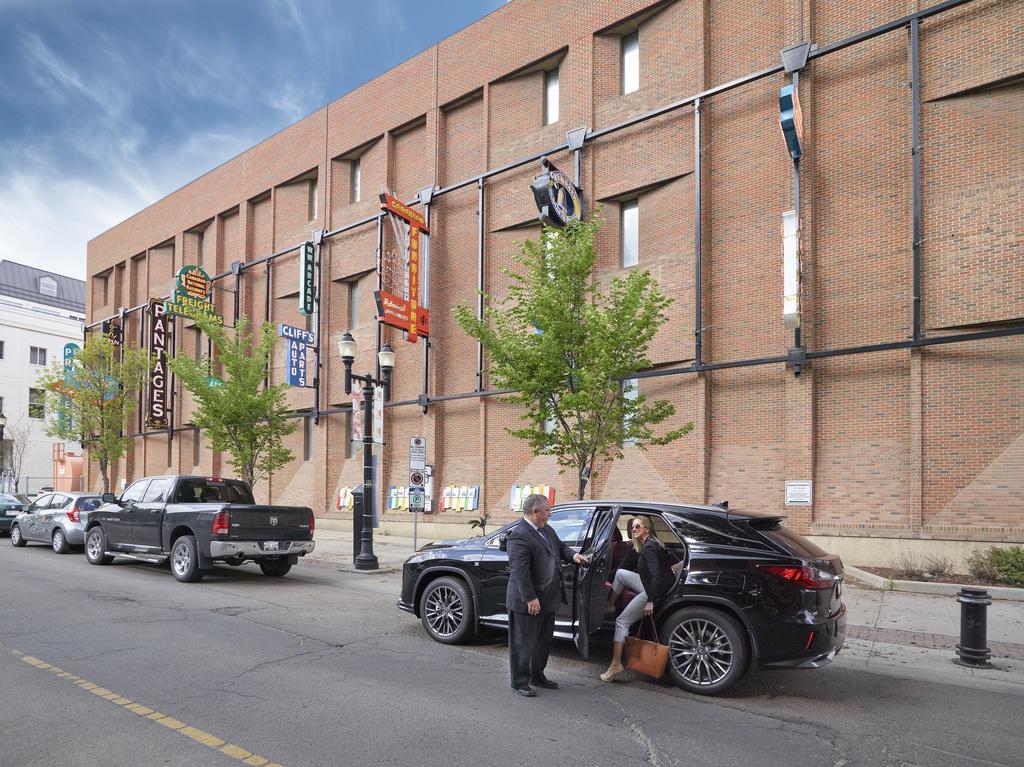 Matrix Hotel Edmonton Eksteriør billede