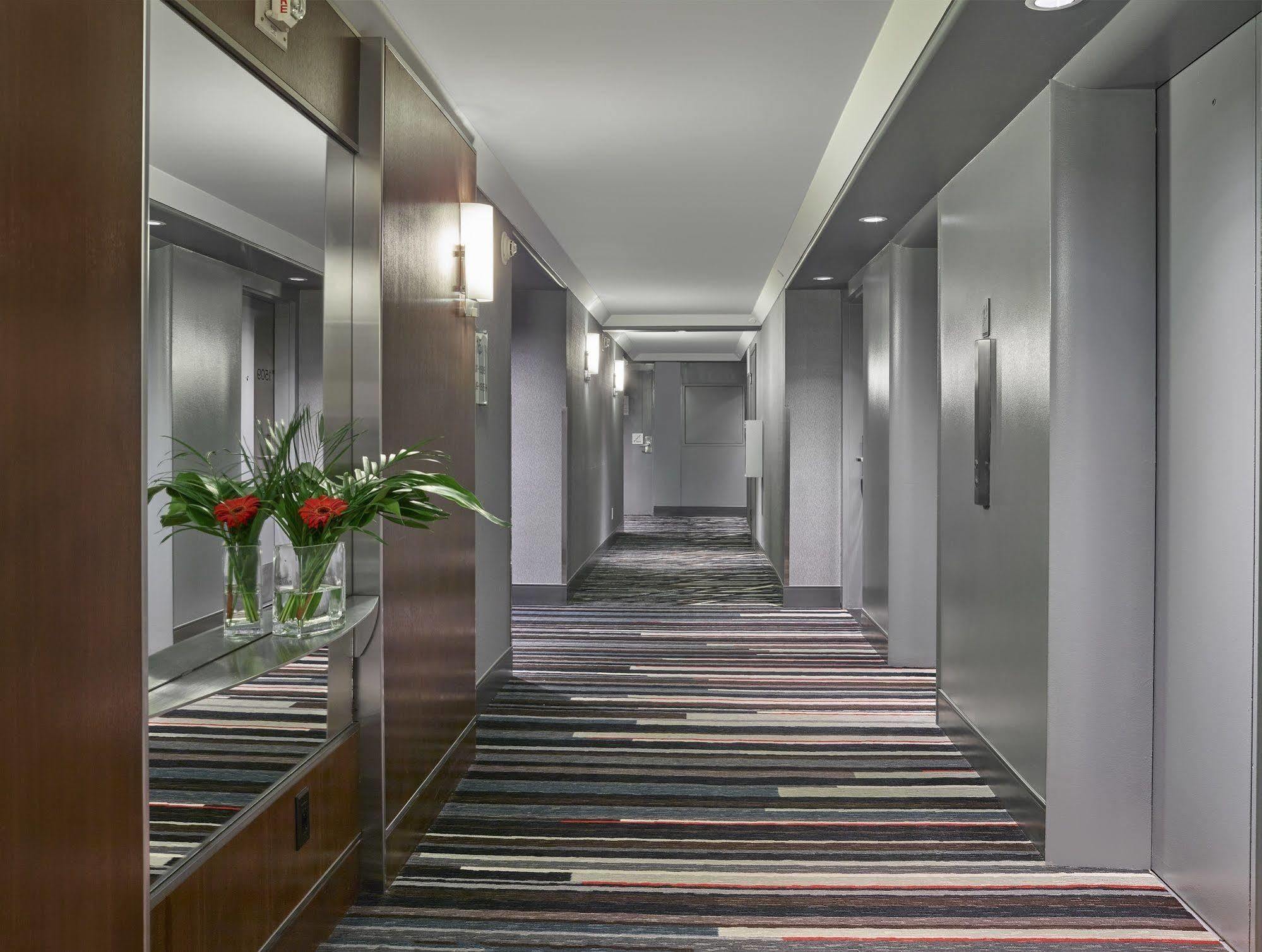 Matrix Hotel Edmonton Eksteriør billede