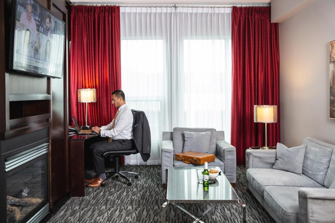 Matrix Hotel Edmonton Eksteriør billede