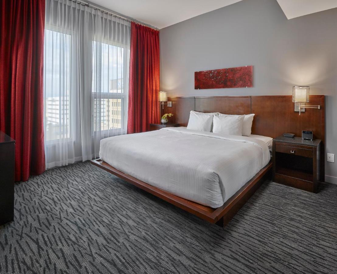 Matrix Hotel Edmonton Eksteriør billede